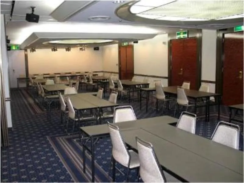 Hotel Wing International Shin-Osaka 3*, Osaka